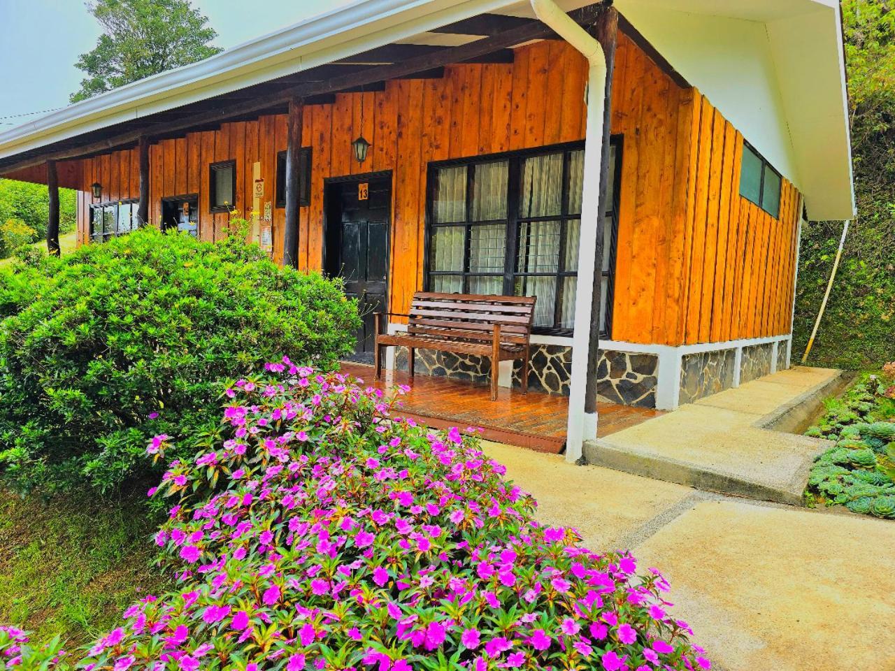 Hotel De Montana Suria San Gerardo de Dota Room photo