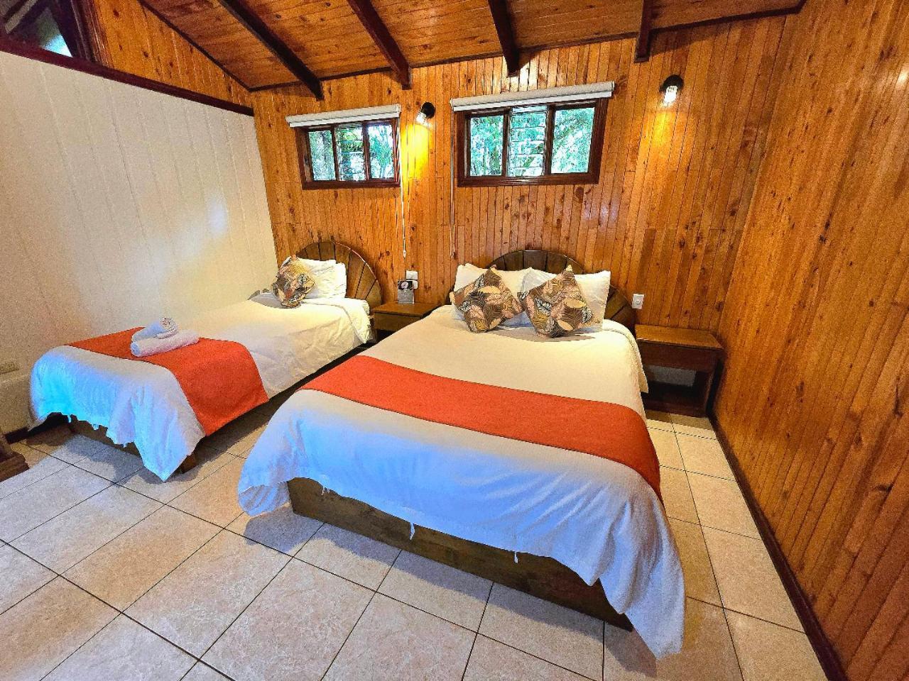 Hotel De Montana Suria San Gerardo de Dota Room photo