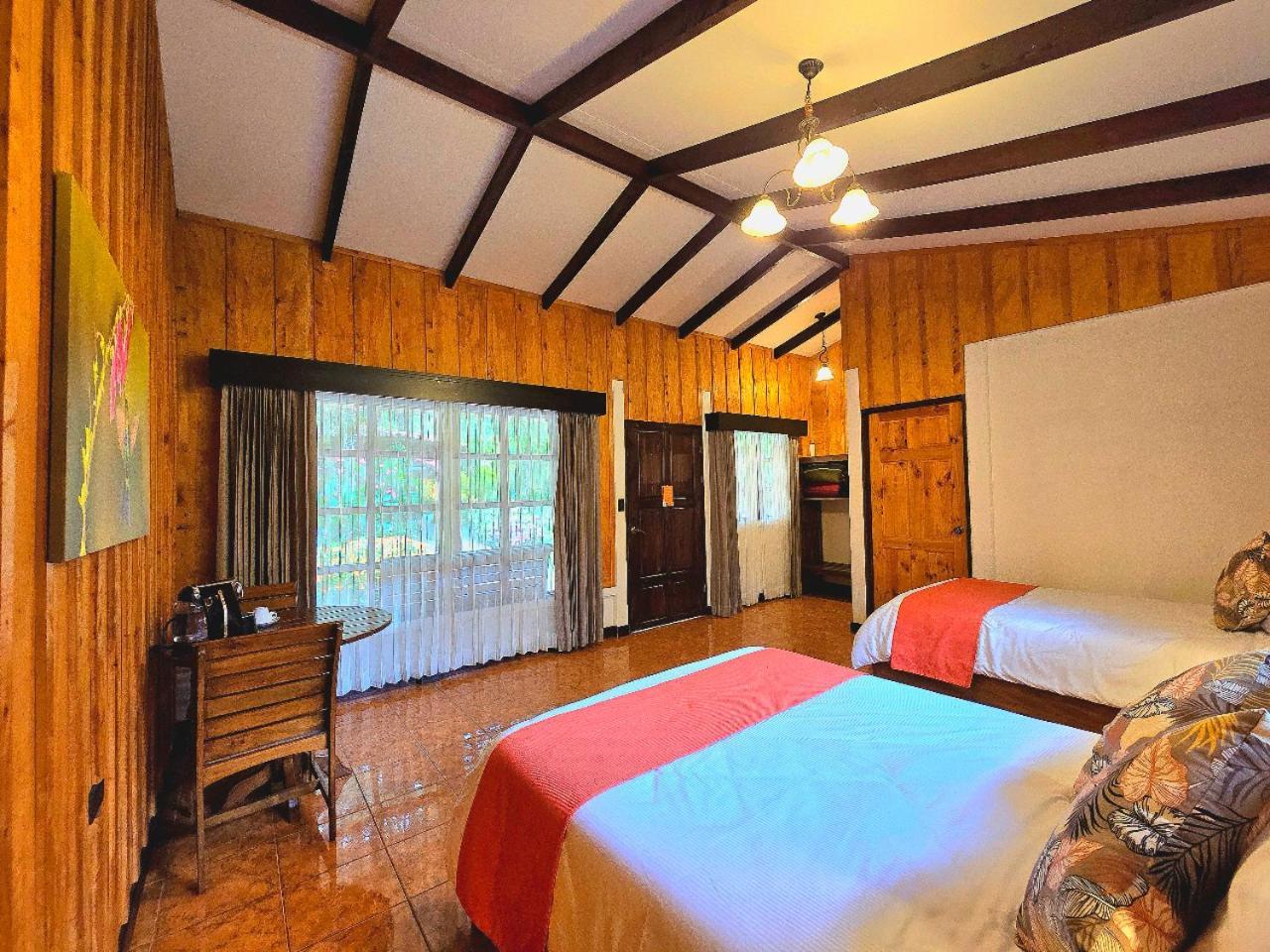 Hotel De Montana Suria San Gerardo de Dota Room photo